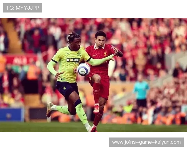 利物浦锋线连续突破制造威胁